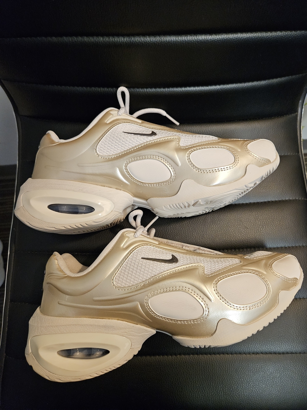 Nike Air Max Muse Desert Sand Metallic Pewter Size 8